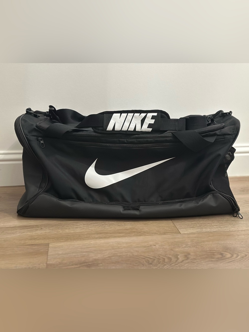 Nike large training duffle bag